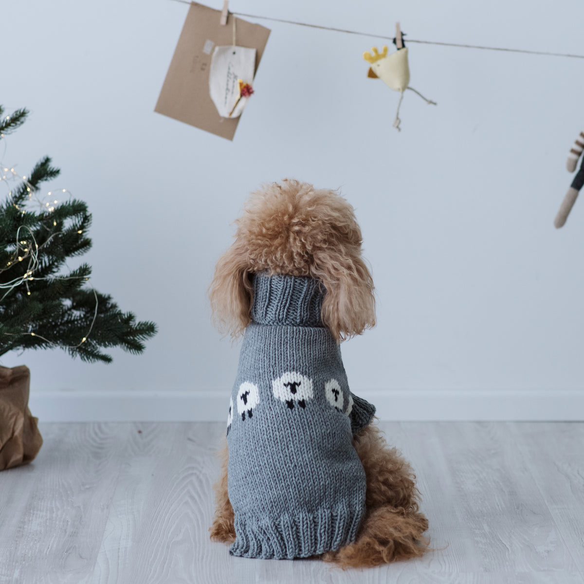 Maglioncino "Pecorelle" Grigio | Eccellenza Artigianale in Lana Merino per Cani di Taglia Medio-Piccola